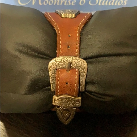 Cherokee woman’s wrist watch - Picture 8 of 8